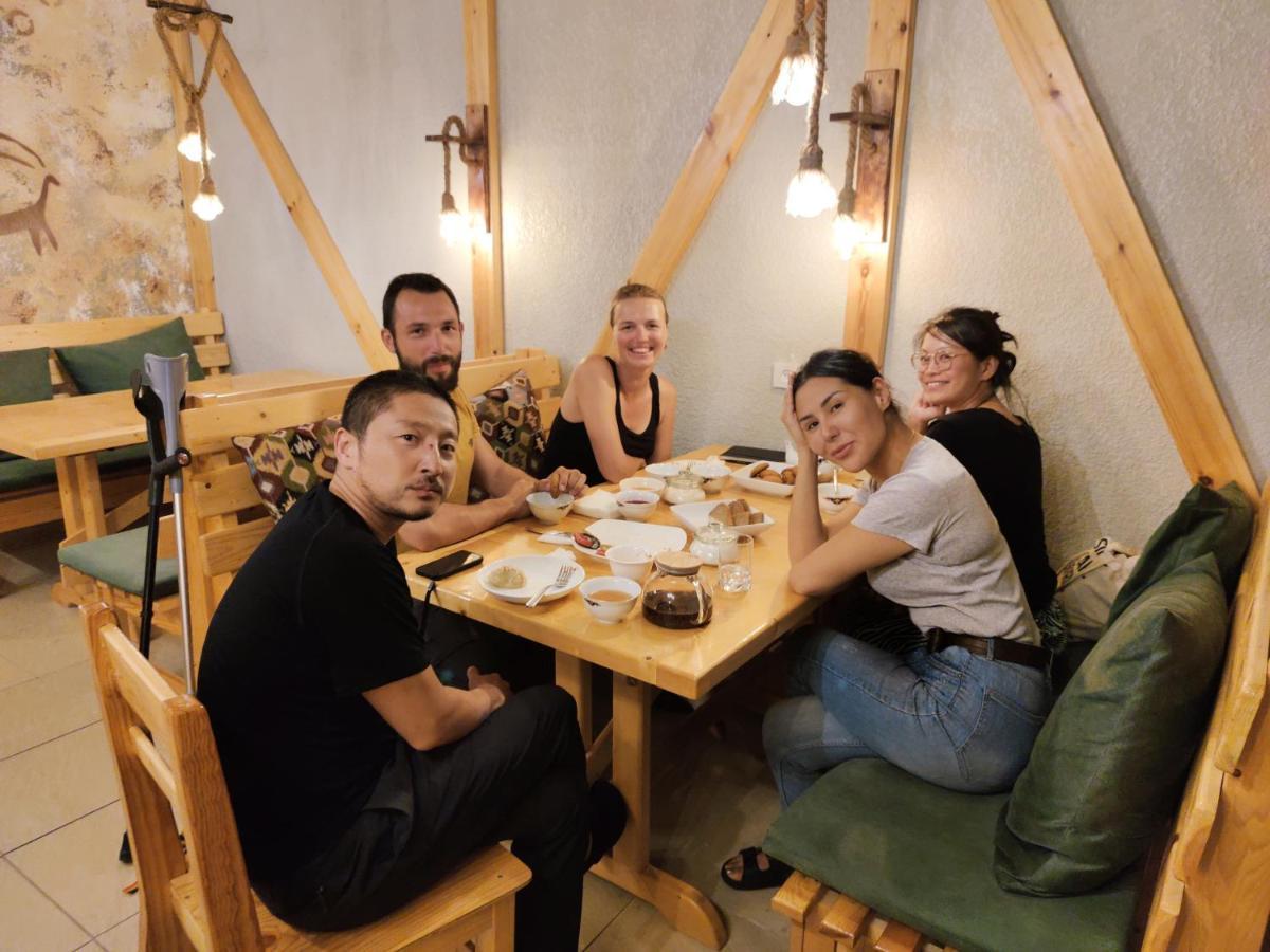 Silkroad Guesthouse 比什凯克 外观 照片