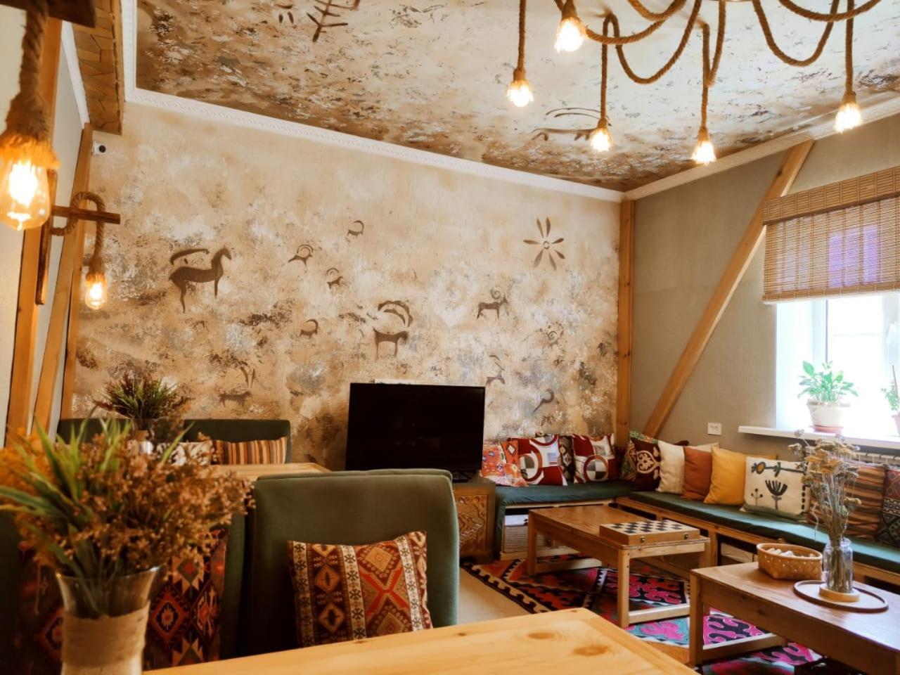 Silkroad Guesthouse 比什凯克 外观 照片