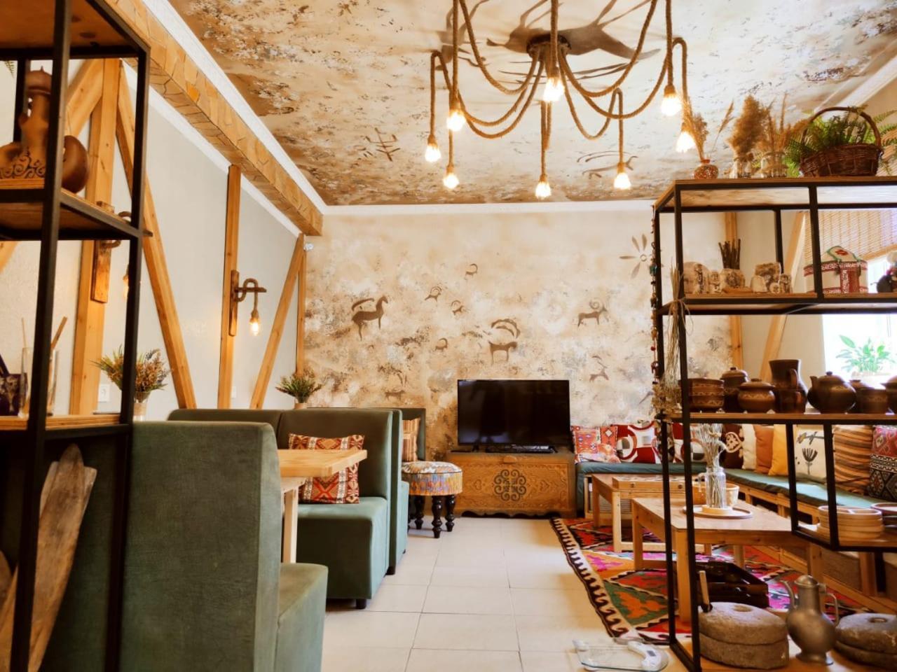 Silkroad Guesthouse 比什凯克 外观 照片