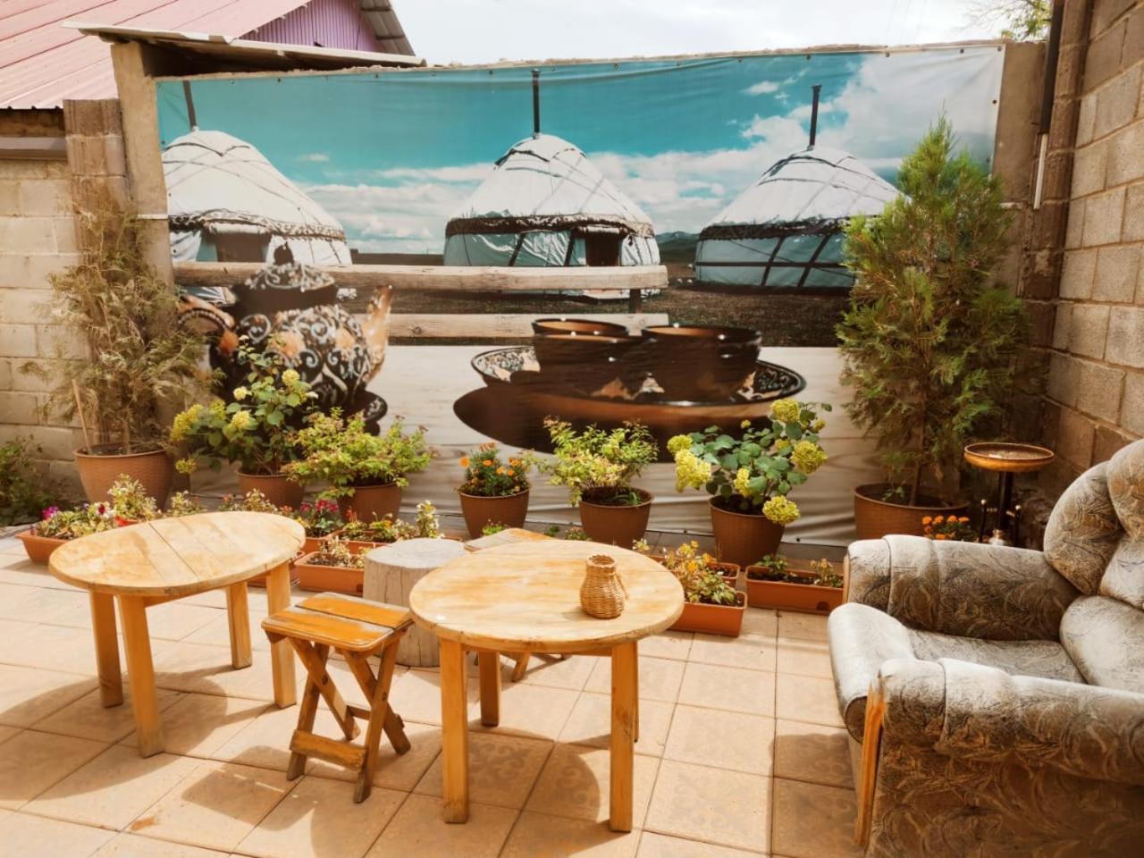 Silkroad Guesthouse 比什凯克 外观 照片