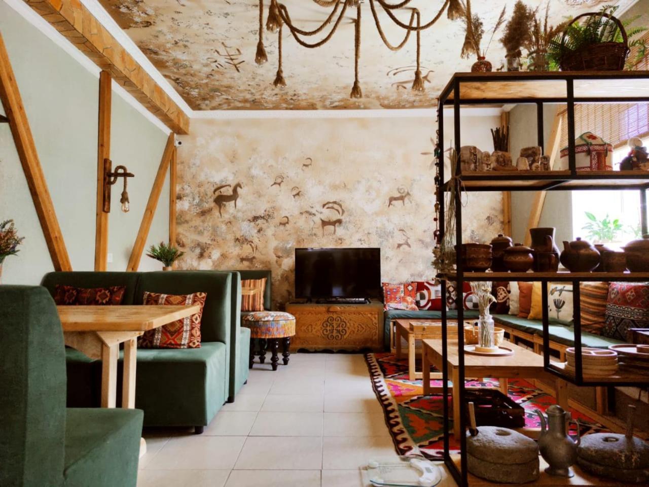 Silkroad Guesthouse 比什凯克 外观 照片
